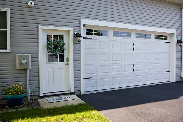 24/7 Emergency Garage Door Panel Replacement experts in Auburn, ME